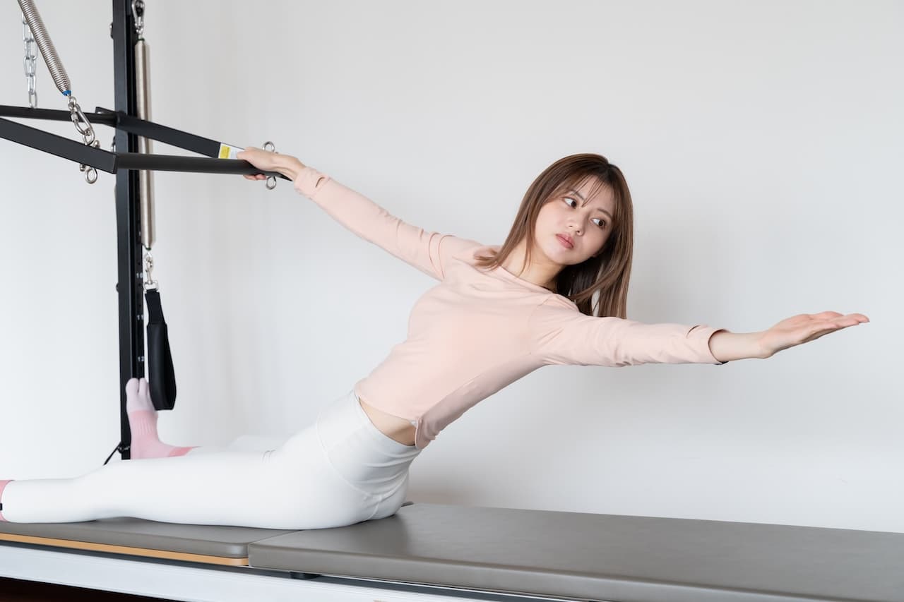 ピラティスインストラクターに資格は必要？